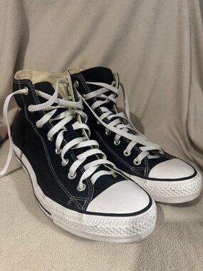 Converse Chuck Taylor All Star Canvas Sneakers – Men’s Size 11.5